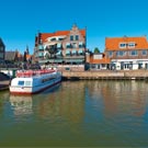 🔹 Cultural engagement: Volendam and Zaanse Schans